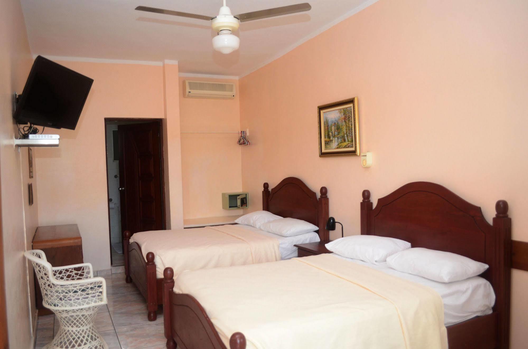 Hotel Garant & Suites Boca Chica Exterior foto